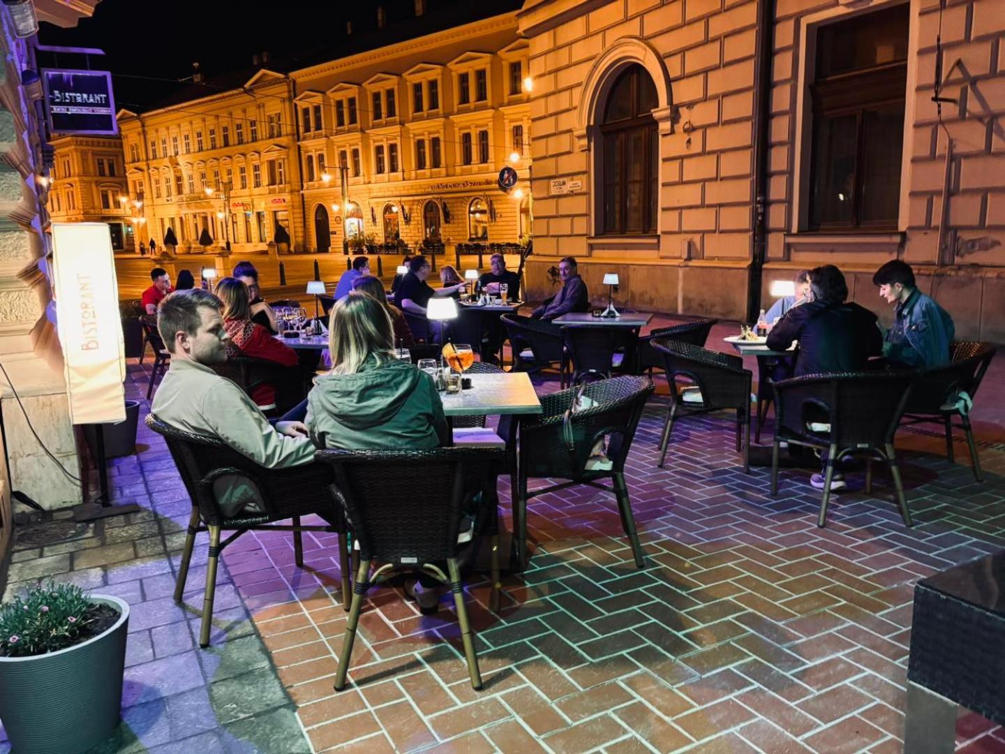 Soleil Apartman Szeged Bagian luar foto